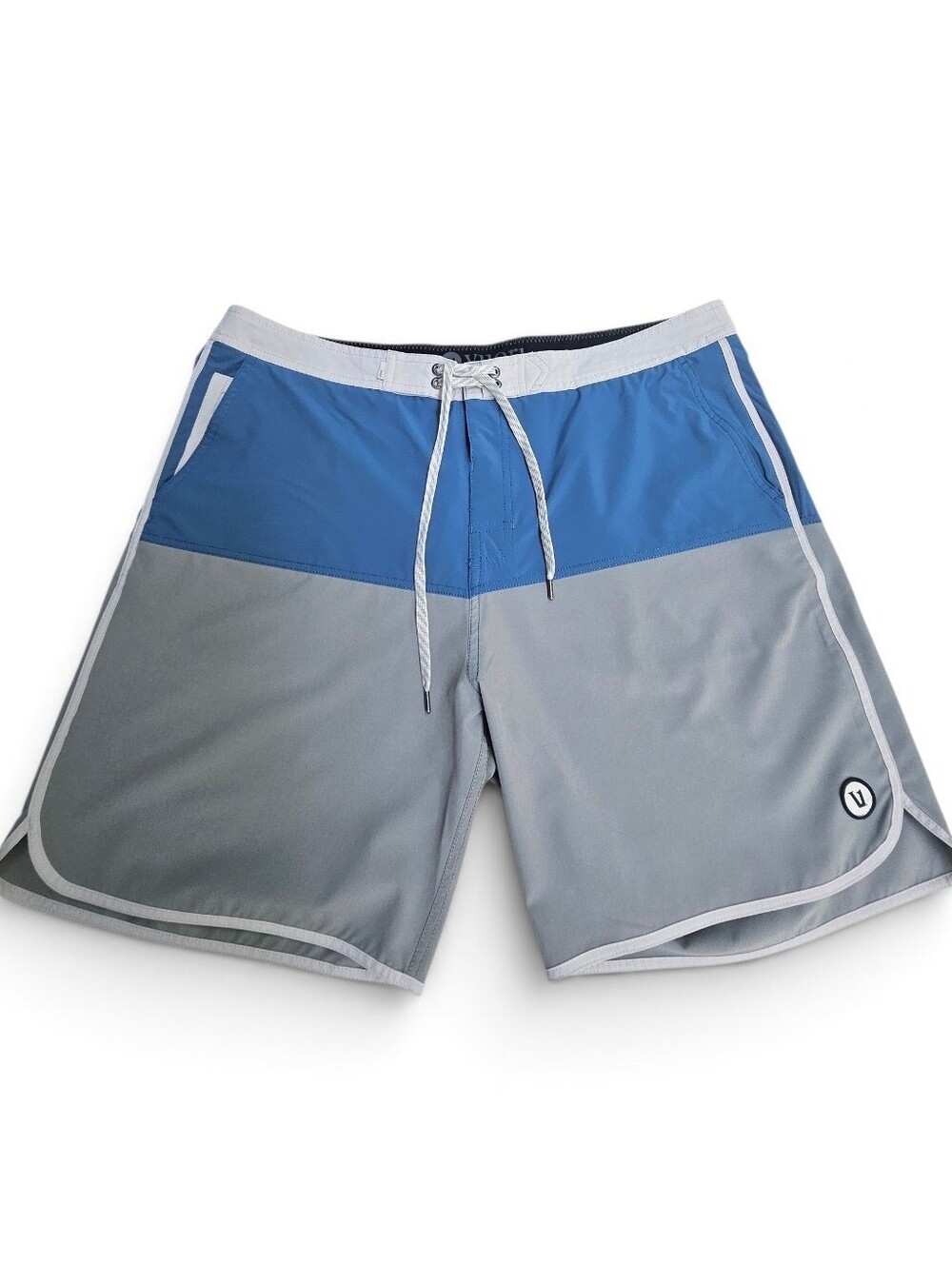 Vuori Men's Cruise Boardshorts Size 38 Blue Gray Colorblock Swim Trunks New NWOT
